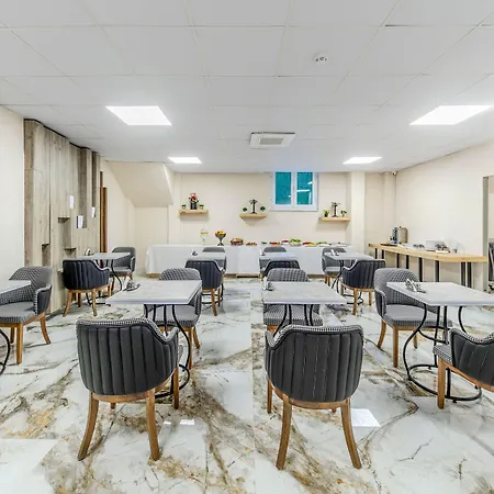 The Business Class 3*